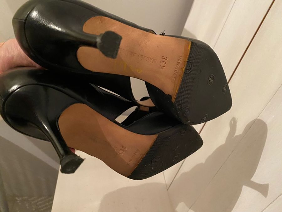 Manolo Blahnik 黑色牛皮高跟鞋-3