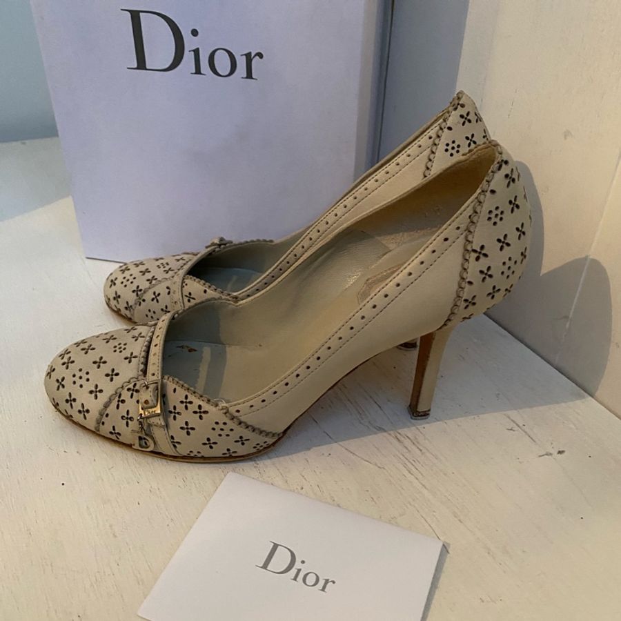 Christian Dior 淺灰色圖頭真皮高跟鞋-0