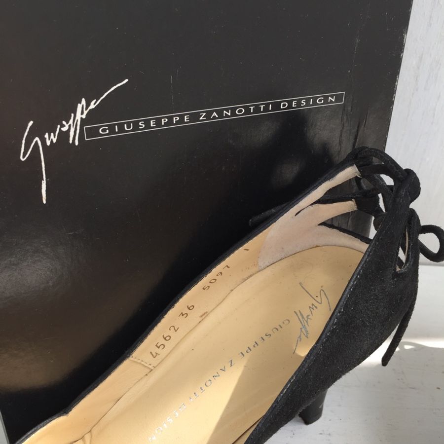 Geiseppi Zanotti 黑色麂皮鏤空設計高跟鞋-3