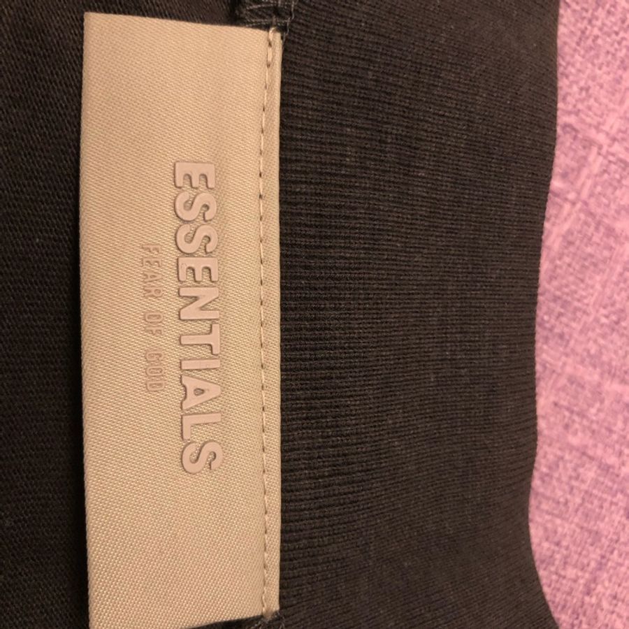 Essentials 1977 短T 正品-2