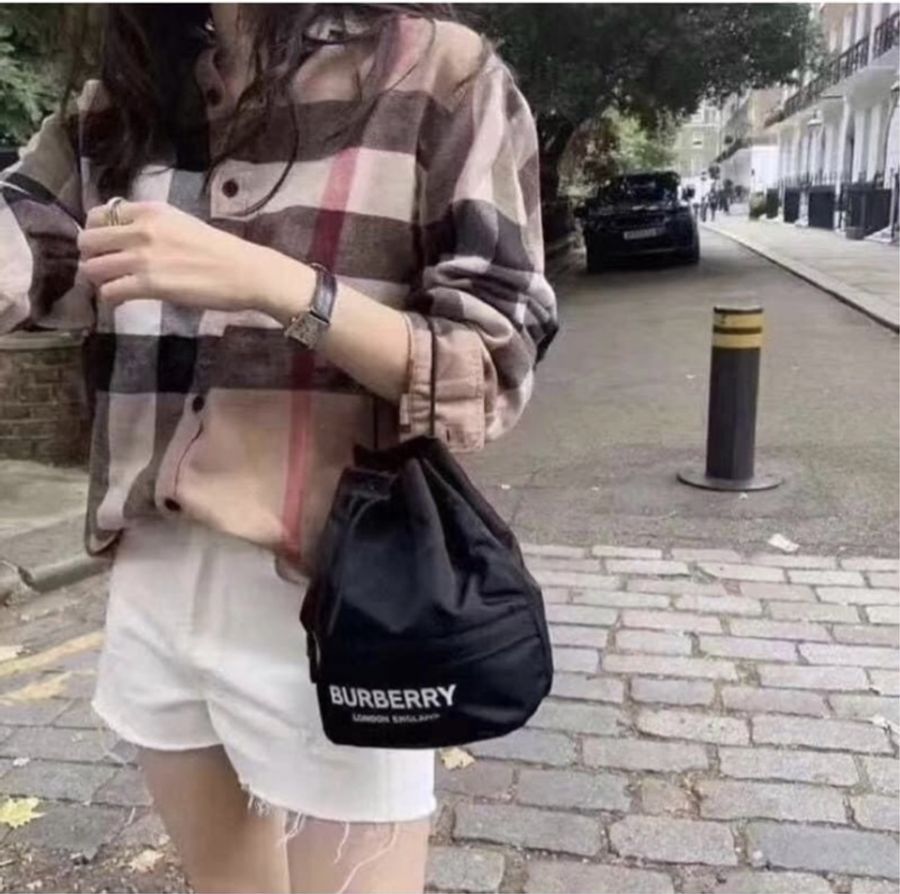 二手正品~近全新Burberry字母經典帆布/水桶包/可三背/稀缺實用款/全配(看圖看內文)誠可小議-3