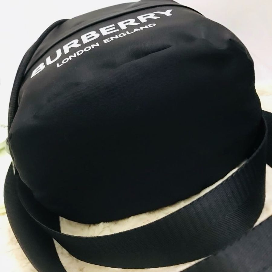 二手正品~近全新Burberry字母經典帆布/水桶包/可三背/稀缺實用款/全配(看圖看內文)誠可小議-17