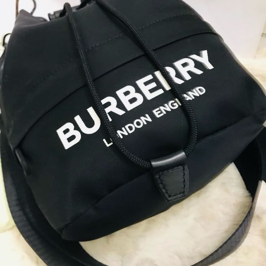 二手正品~近全新Burberry字母經典帆布/水桶包/可三背/稀缺實用款/全配(看圖看內文)誠可小議-24