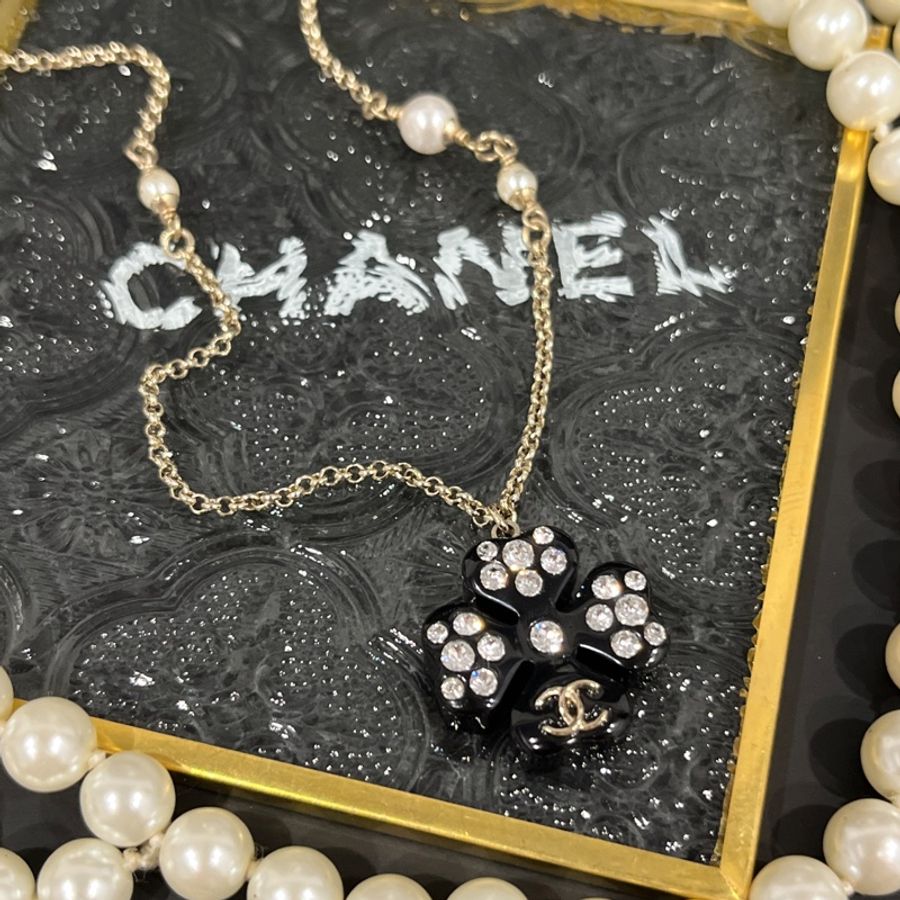 CHANEL 香奈兒 四葉草滿鑽LOGO 造型項鍊/長鍊/飾品-1