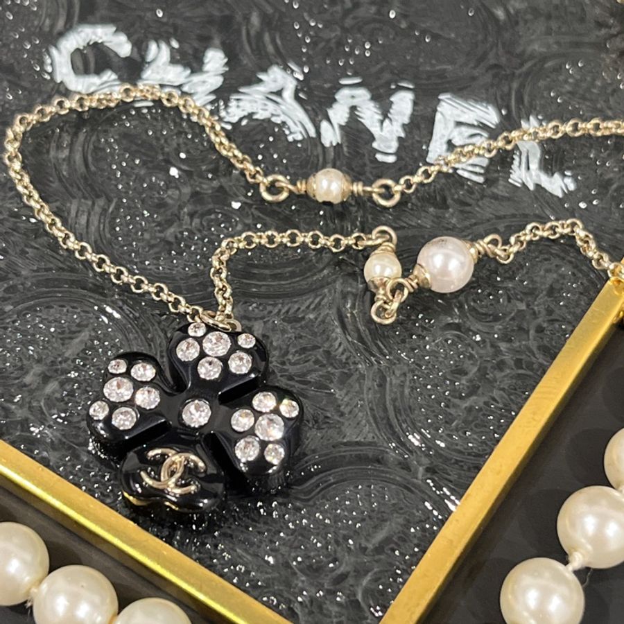 CHANEL 香奈兒 四葉草滿鑽LOGO 造型項鍊/長鍊/飾品-3