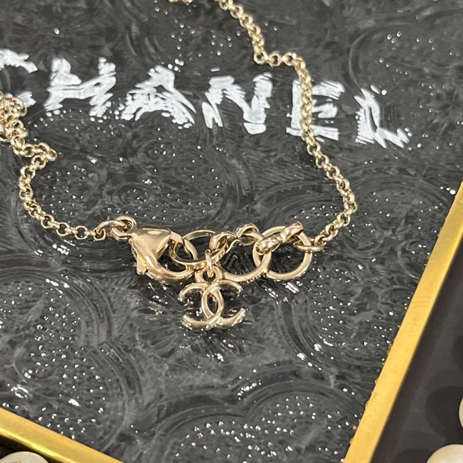 CHANEL 香奈兒 四葉草滿鑽LOGO 造型項鍊/長鍊/飾品-4