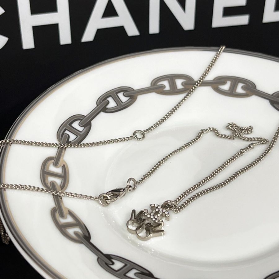 CHANEL 香奈兒經典滿鑽LOGO 勝利V造型項鍊/長鍊/飾品-3