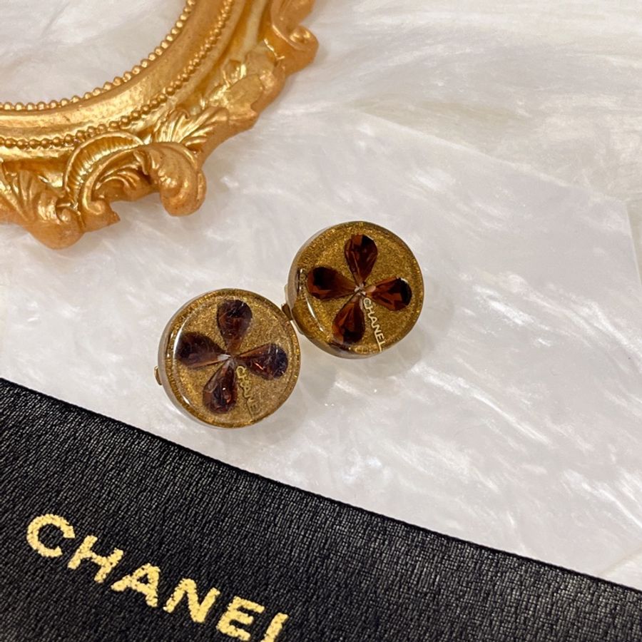 CHAENL 香奈兒VINTAGE 圓形紅綜水晶 壓克力幸運草 造型耳環/耳夾/飾品-0