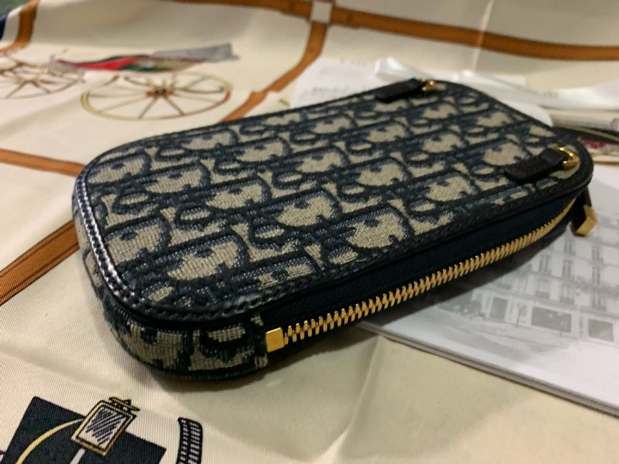 近新Dior 30 MONTAIGNE 手機包(已漲價至4萬台幣)-7
