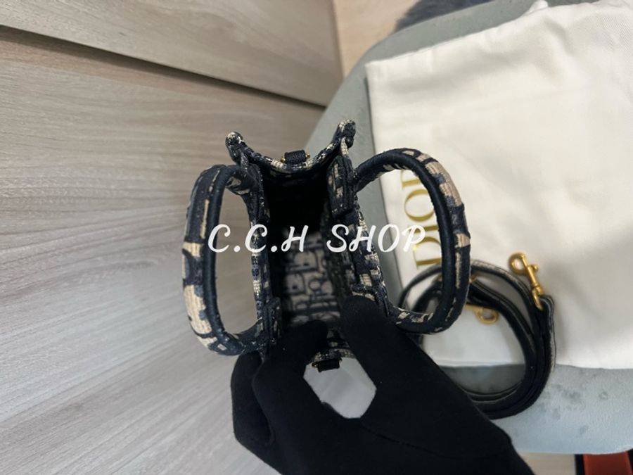 Dior mini book tote 手機包-1