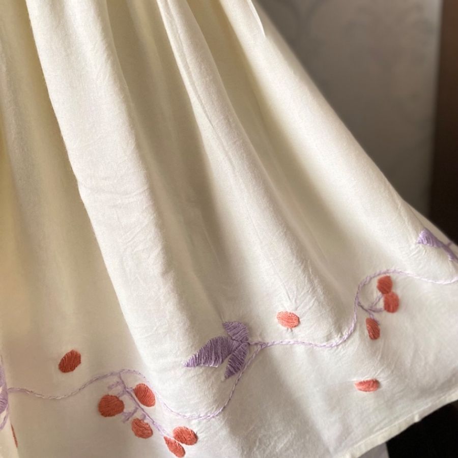 藏私·Collection_果葉刺繡綁帶平口洋裝-4