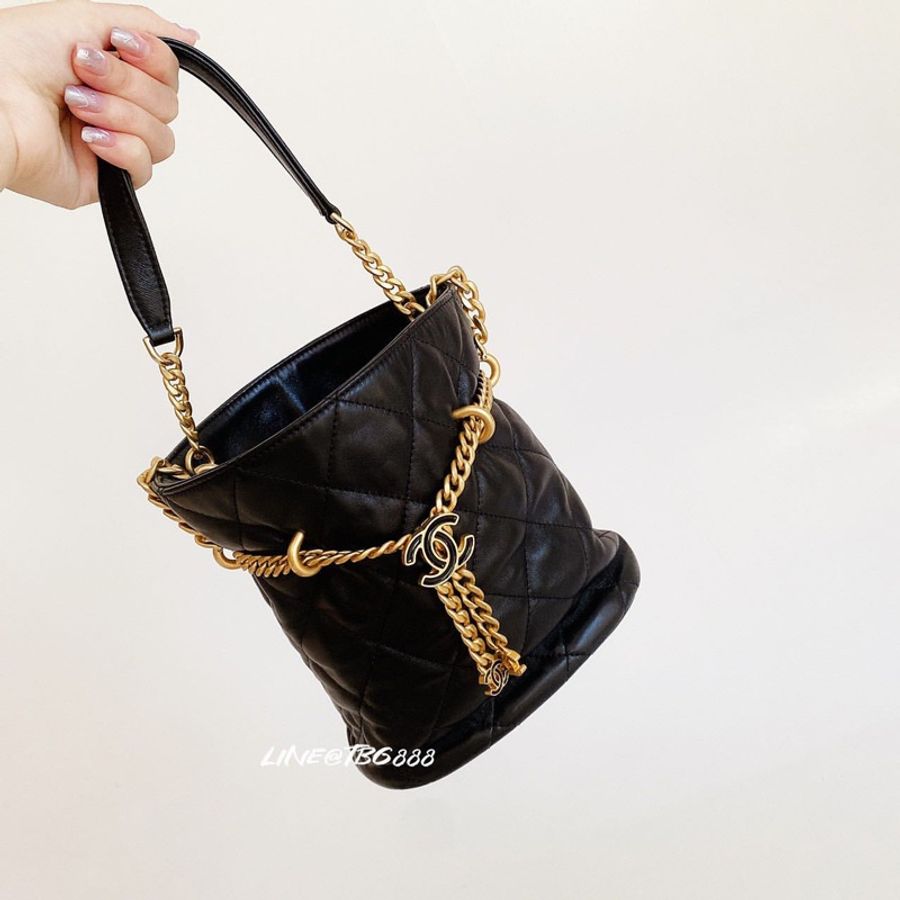 Chanel 22p 琺瑯logo 水桶包-3