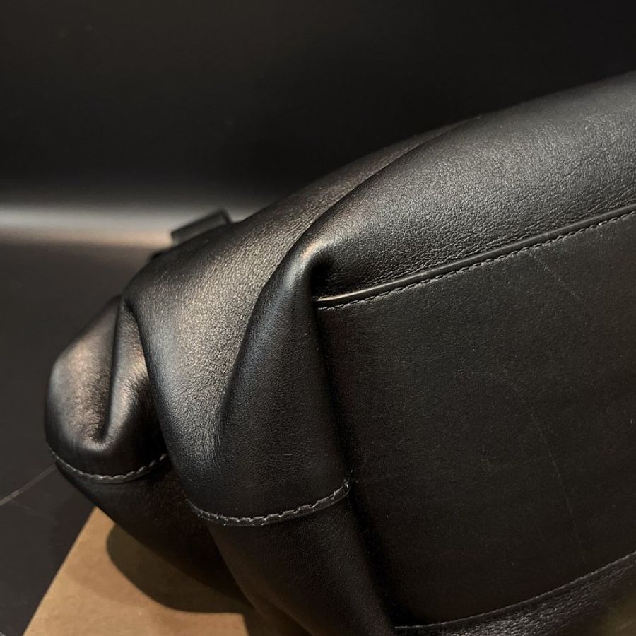 Bottega Veneta BV 黑色全皮 POINT 中款 三角雜誌祖母包 手提包/斜背包/二用包-2