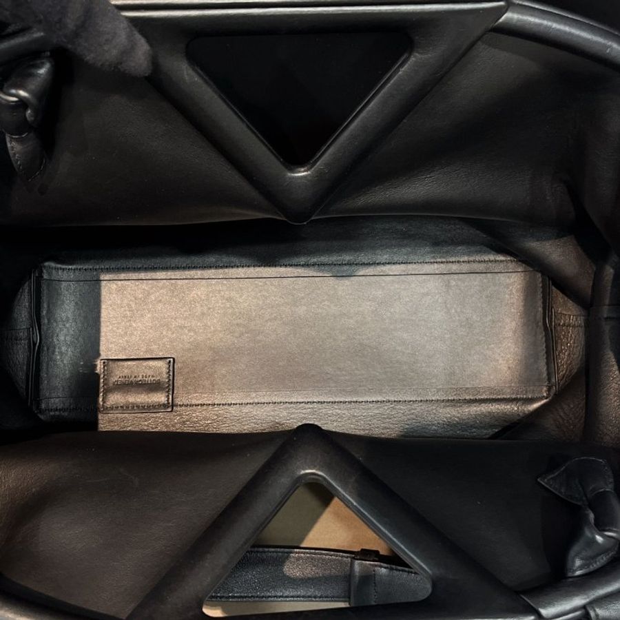 Bottega Veneta BV 黑色全皮 POINT 中款 三角雜誌祖母包 手提包/斜背包/二用包-9