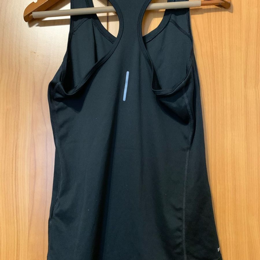 Nike Dry-fit be amazing 女生跑服(二手) L size 平放量胸寬44公分-1