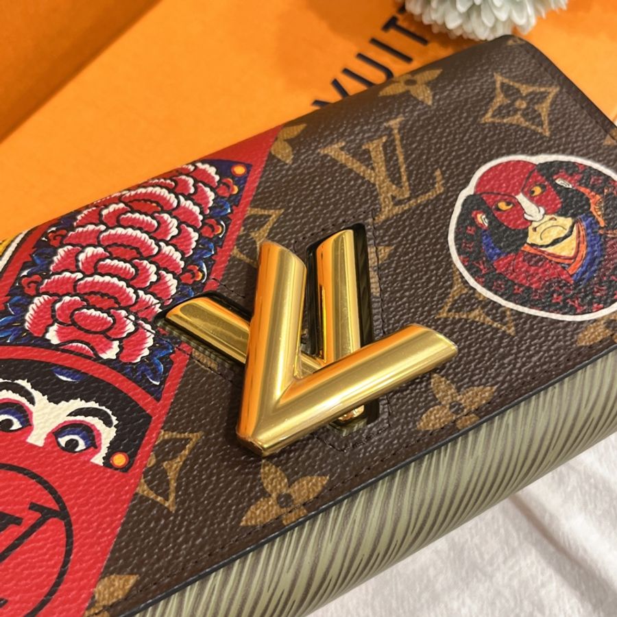 LOUIS VUITTON LV 日本限定款 山本寬齋聯名款TWIST系列二折長夾/皮夾/錢包-8
