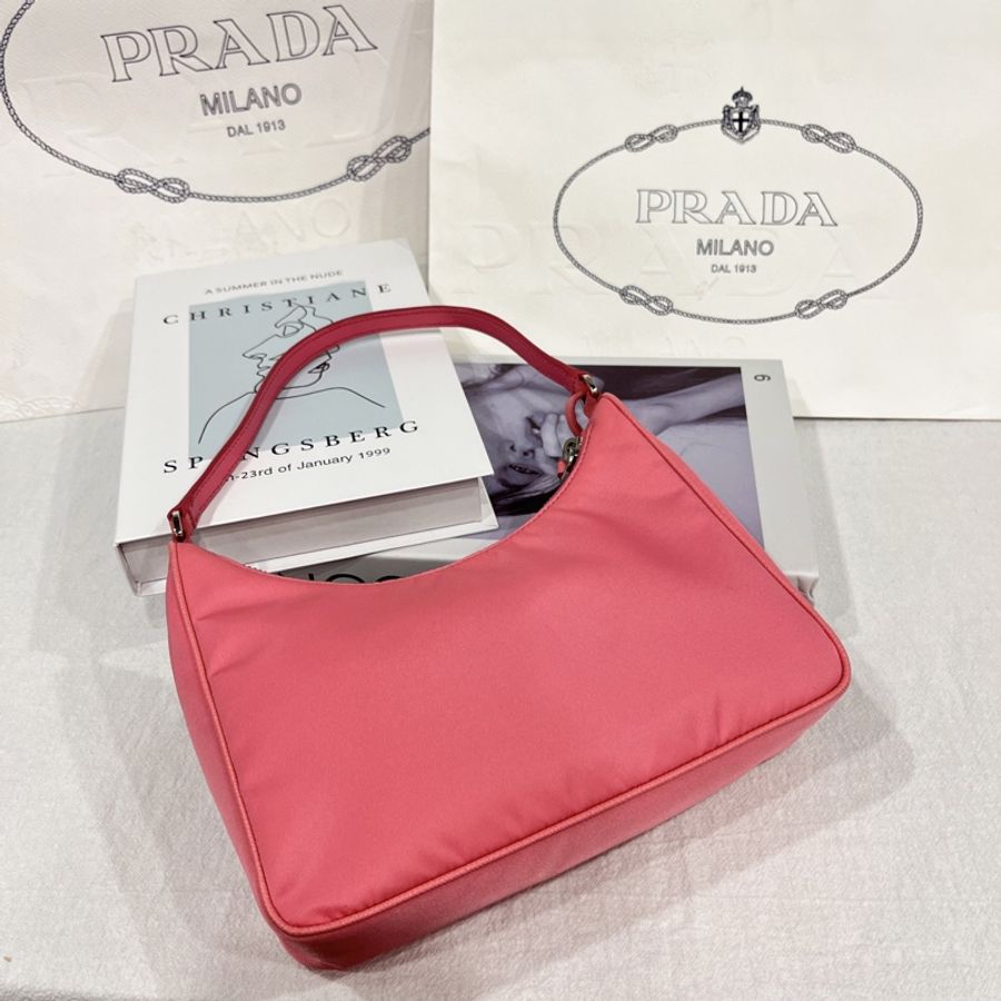 PRADA 粉色 尼龍材質 Re-Edition 2005年復刻版 腋下包/肩背包/手提包-1