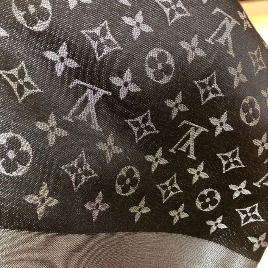 LV路易威登經典花紋羊毛絲綢披肩雙面 logo黑灰圖案提花披肩 大 披肩 圍巾 Louis Vuitton Monogram 圍巾 秋冬必備時尚百搭-5