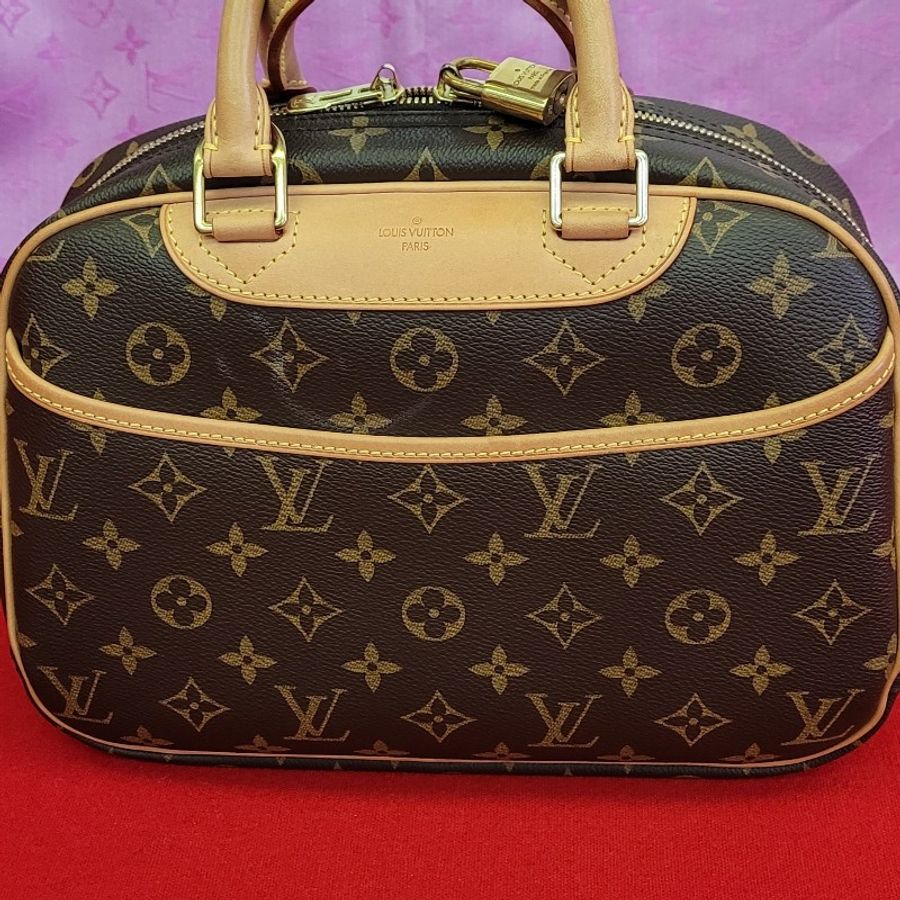 LOUIS VUITTON M42228-0