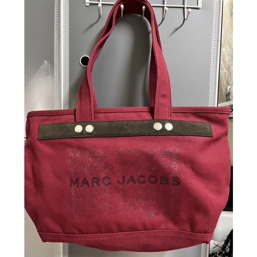 🍒Marc Jacobs MJ 鏤空字母 帆布 手提包 酒紅色 購物包 托特包 中型包 媽媽包-0