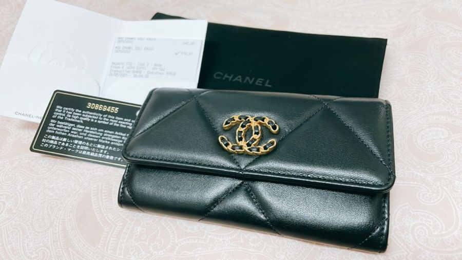 CHANEL 19 口蓋中夾 (黑色)-0