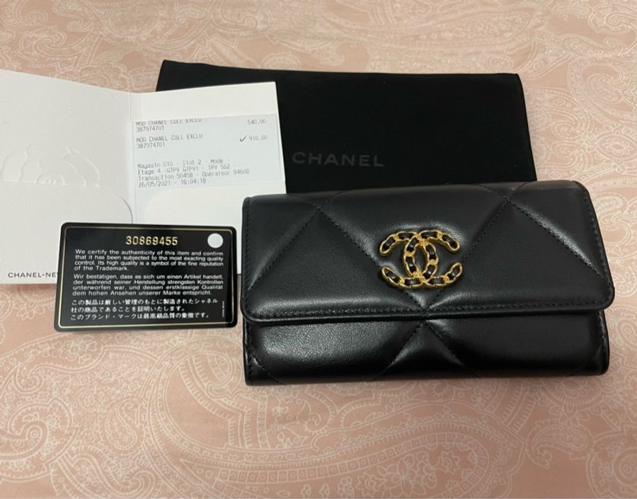 CHANEL 19 口蓋中夾 (黑色)-1