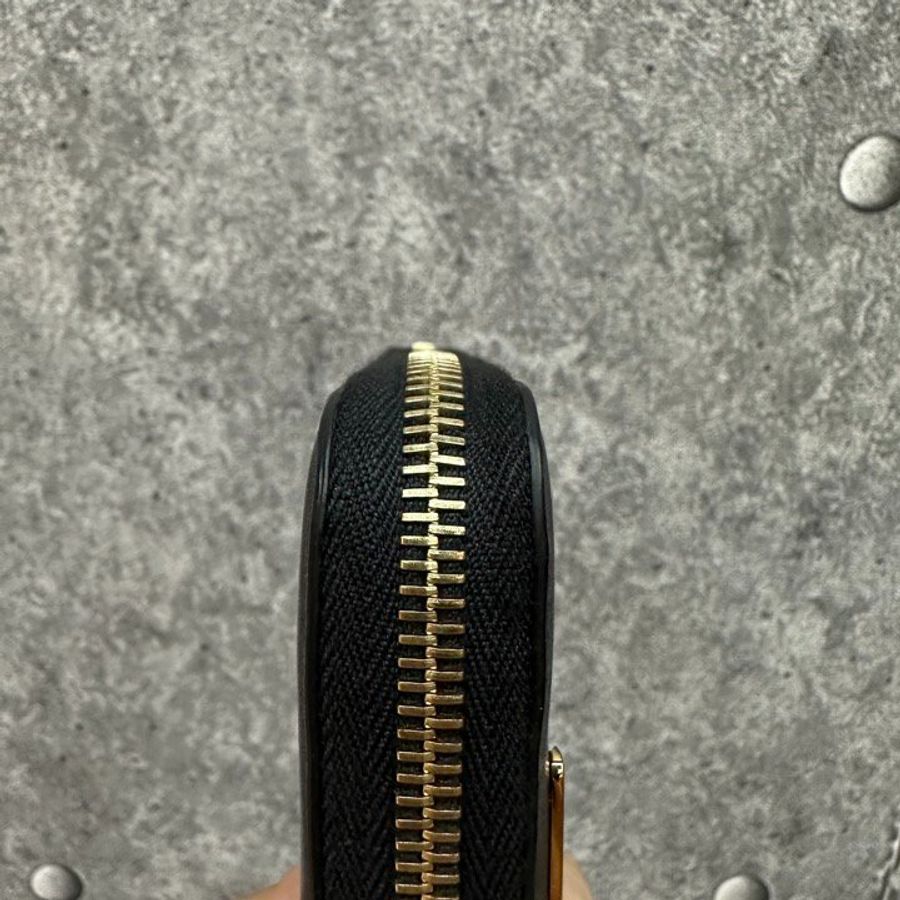 FENDI 芬迪 黑金全皮 怪獸眼睛ㄇ型拉鍊長夾/皮夾-4