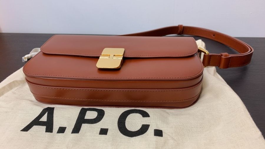 小紅書爆紅款A.P.C. Women's Grace Baguette Bag - Hazelnut榛果色法棍包-3