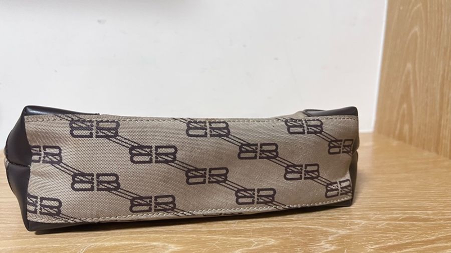 balenciaga巴黎世家 老花 logo水餃 手提 肩背 包-12
