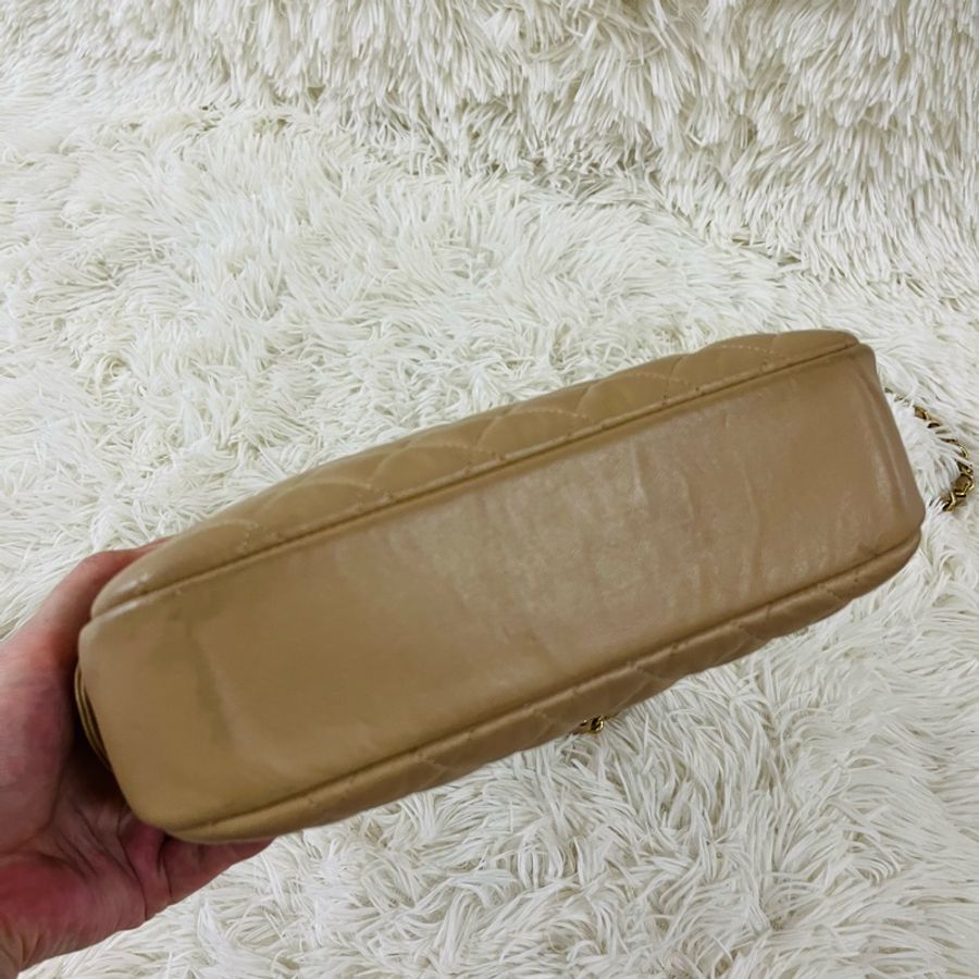 Chanel 奶茶色金鏈包-4