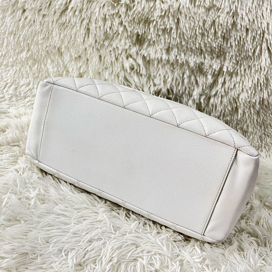 Chanel GST白色銀鏈豆腐包-7