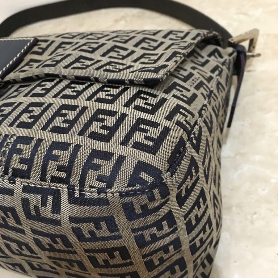 Fendi Vintage 藍色老花法棍包-7
