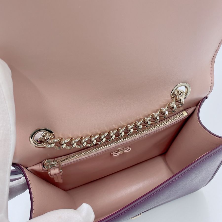 ⭐️客訂商品⭐️Salvatore Ferragamo Vara 蝴蝶結鍊條斜背包(近全新)-8
