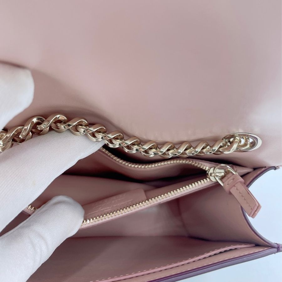 ⭐️客訂商品⭐️Salvatore Ferragamo Vara 蝴蝶結鍊條斜背包(近全新)-9