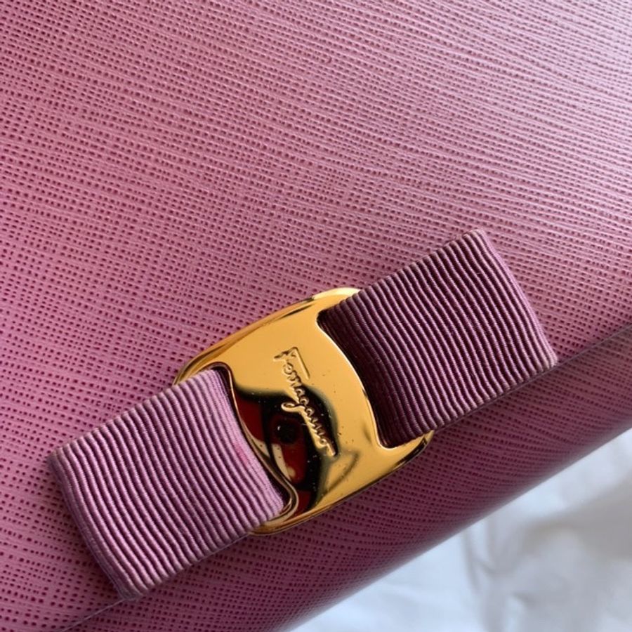salvatore ferragamo VARA經典蝴蝶結鏈條包-6