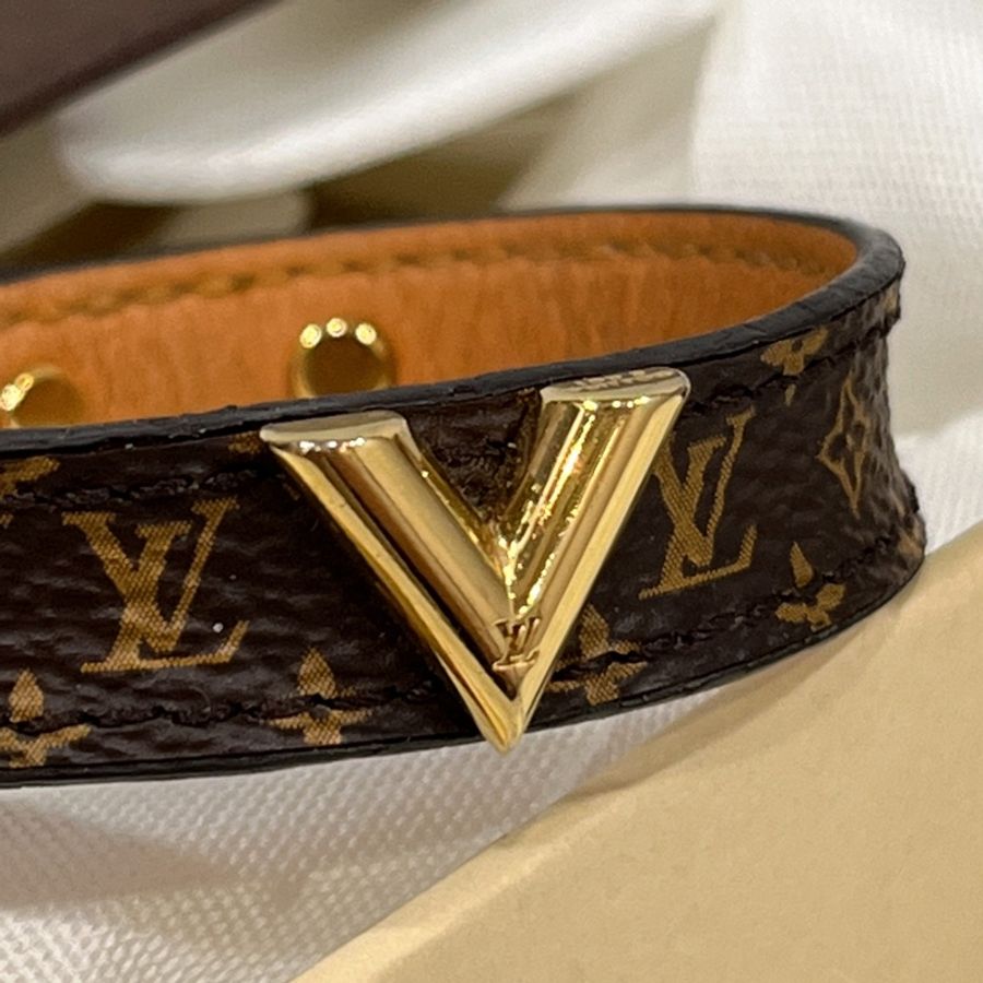Louis Vuitton LV 老花字紋 V造型金扣 皮手環/手鐲/飾品-3