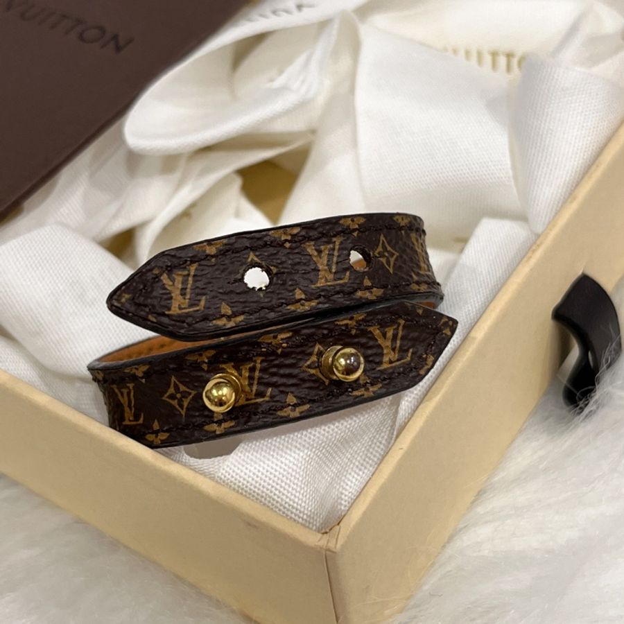 Louis Vuitton LV 老花字紋 V造型金扣 皮手環/手鐲/飾品-7