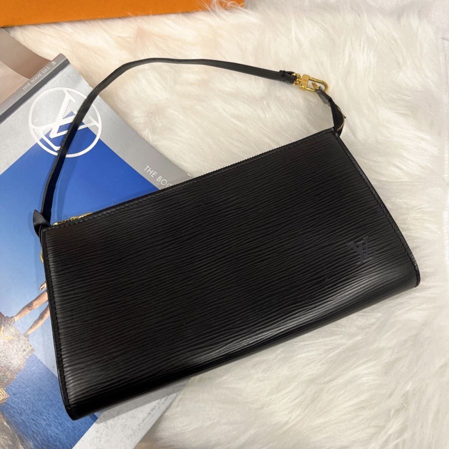 Louis Vuitton LV 黑色EPI水波紋腋下包/麻將包/斜背包-0