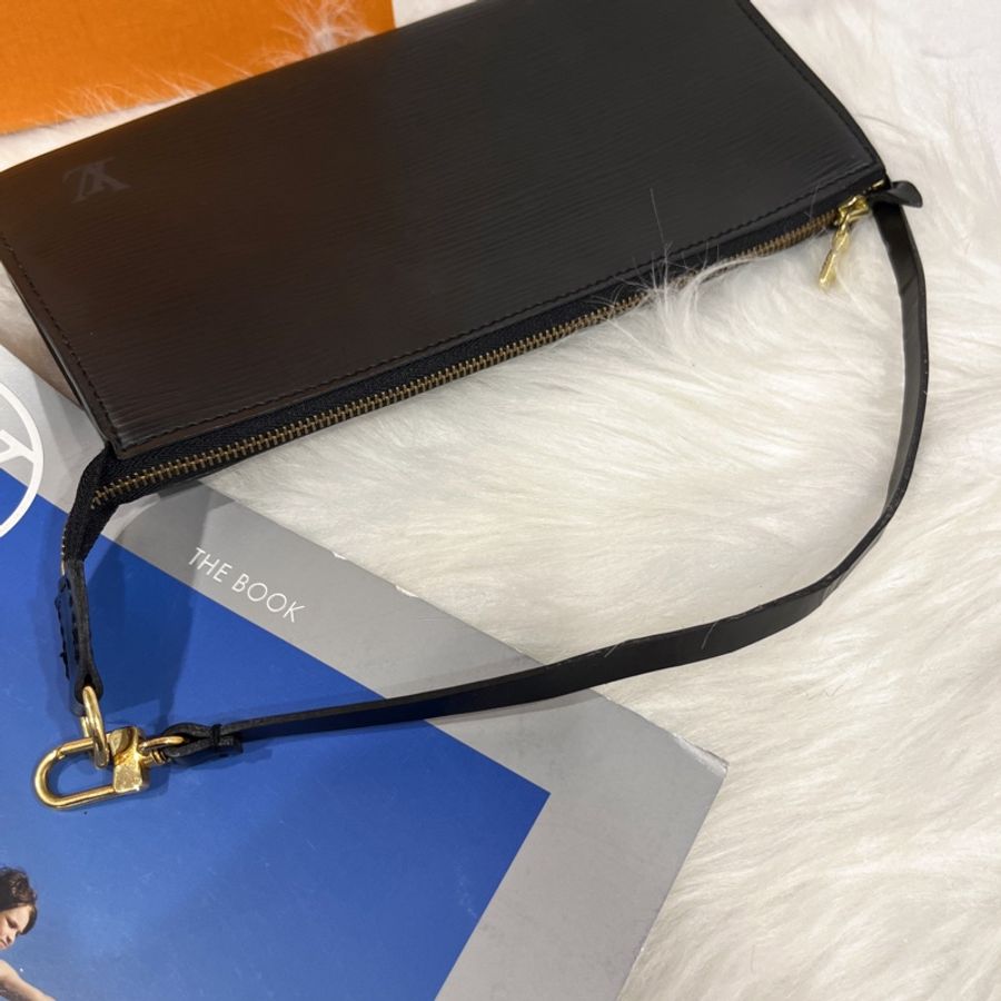 Louis Vuitton LV 黑色EPI水波紋腋下包/麻將包/斜背包-8