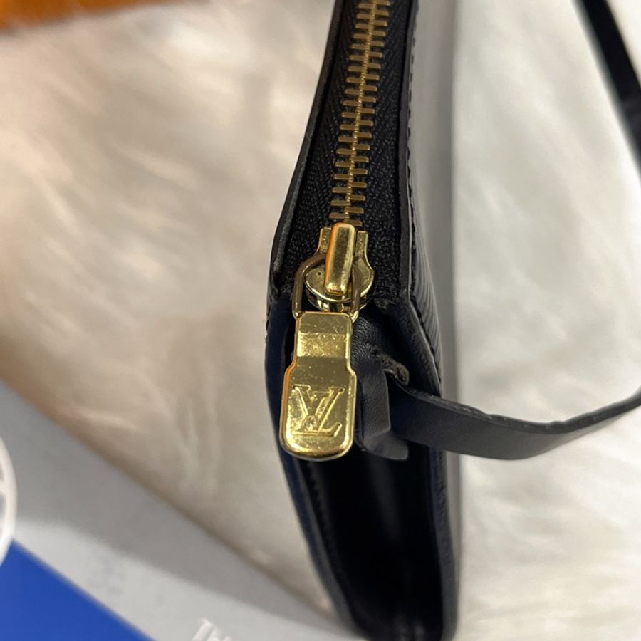 Louis Vuitton LV 黑色EPI水波紋腋下包/麻將包/斜背包-11