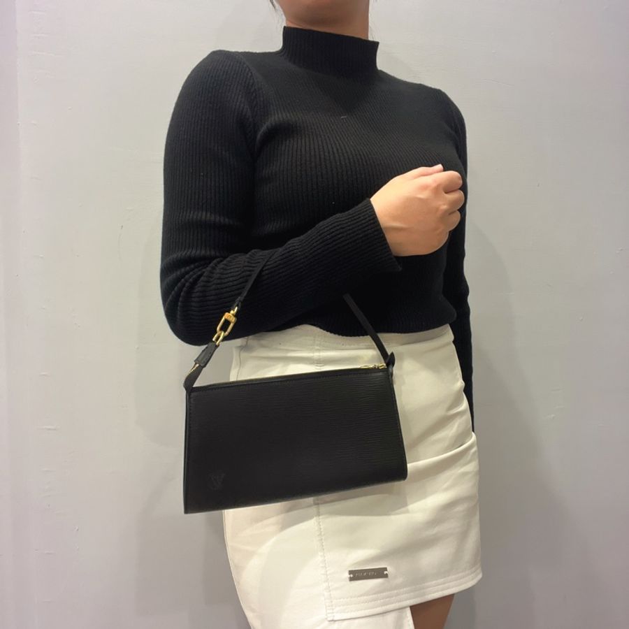 Louis Vuitton LV 黑色EPI水波紋腋下包/麻將包/斜背包-13