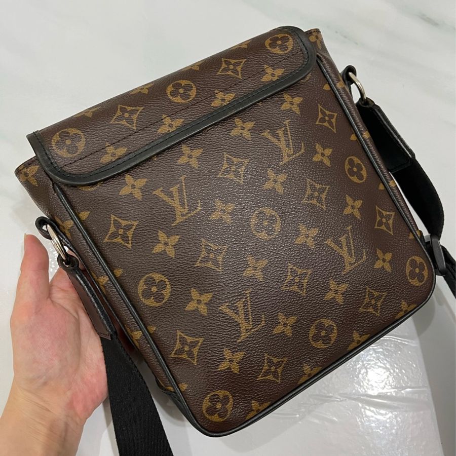 LV 老花掀蓋斜背包-2