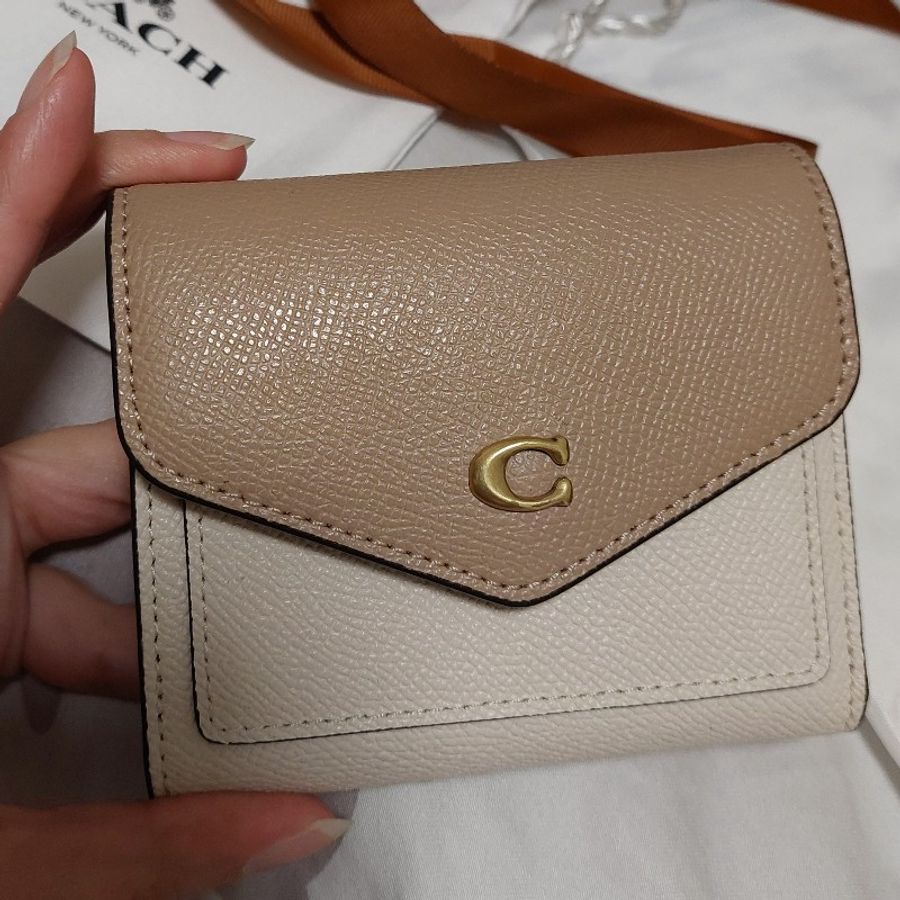 Coach 奶茶色 白色 撞色 皮夾 短夾 正品 專櫃購入 精品-1