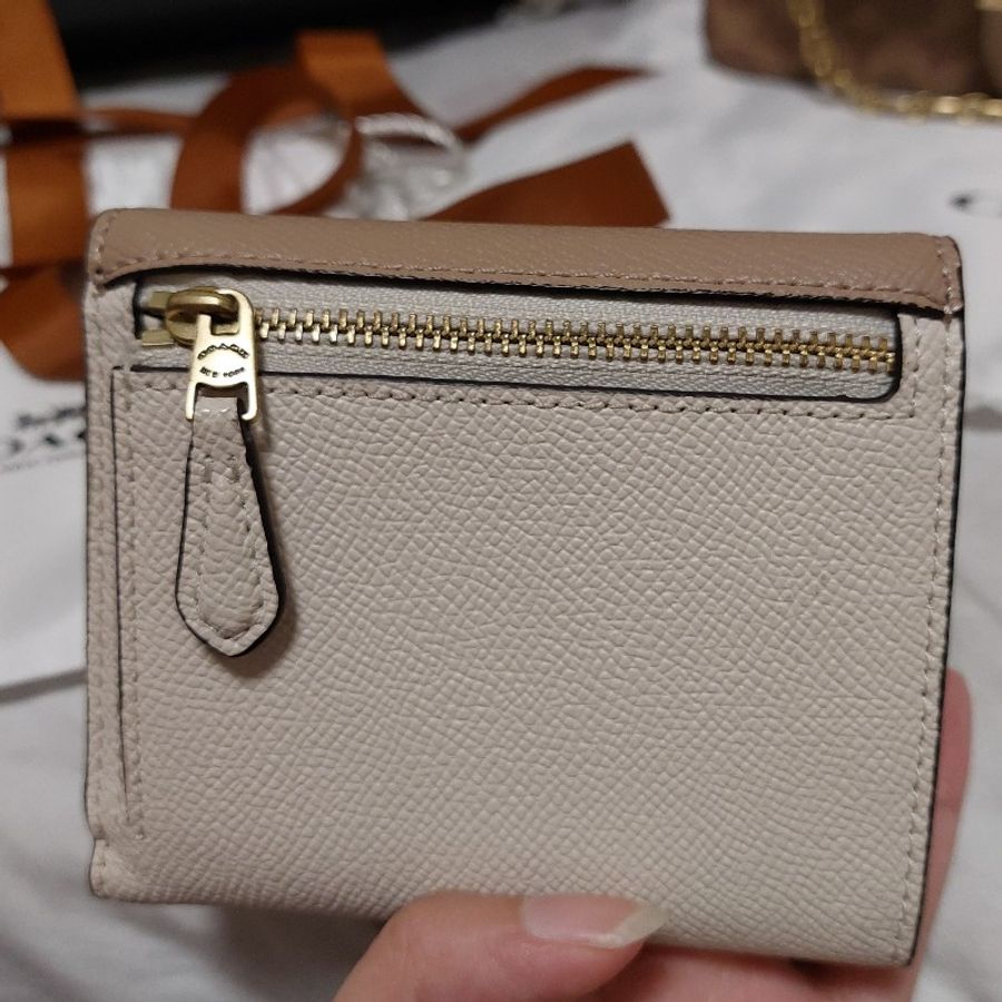 Coach 奶茶色 白色 撞色 皮夾 短夾 正品 專櫃購入 精品-3