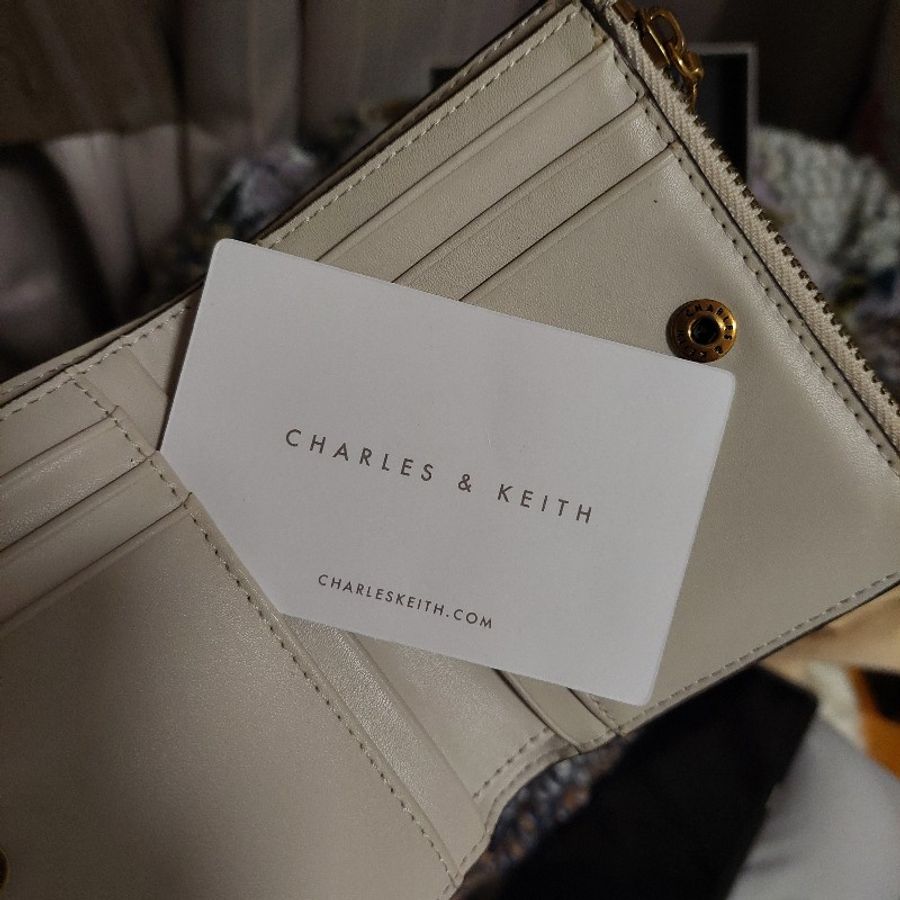 小CK CHARLES & KEITH 輕薄米白短夾 皮夾 二手 平價 精品 小資女最愛 正品-6