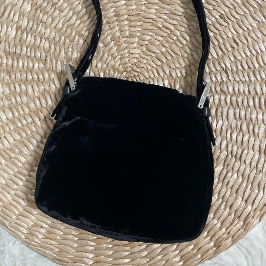 🏷 Fendi 麂皮肩背包-3