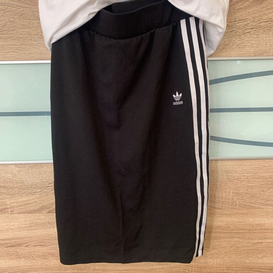 Adidas Logo短袖上衣+經典包臀窄裙 全新-6