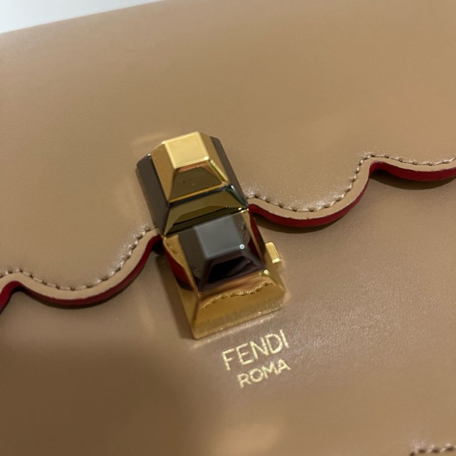 FENDI Kan I系列餅乾包-8