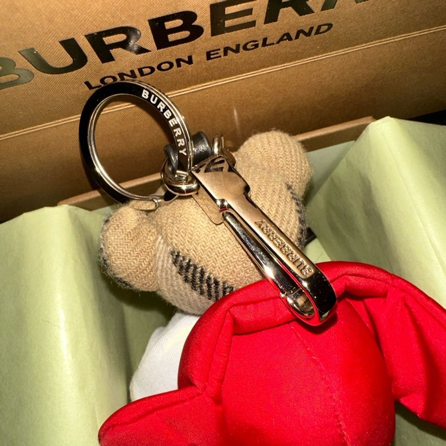 Burberry 限量小熊吊飾-1
