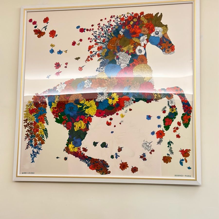 台灣現貨 愛馬仕 Hermès 輕揚花衣 馬頭 絲巾 方巾 含裱框 $27000 需台中南屯自取-0